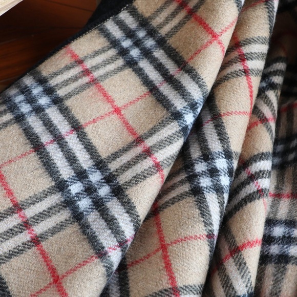 Burberry outer cape - Picture 6 of 8